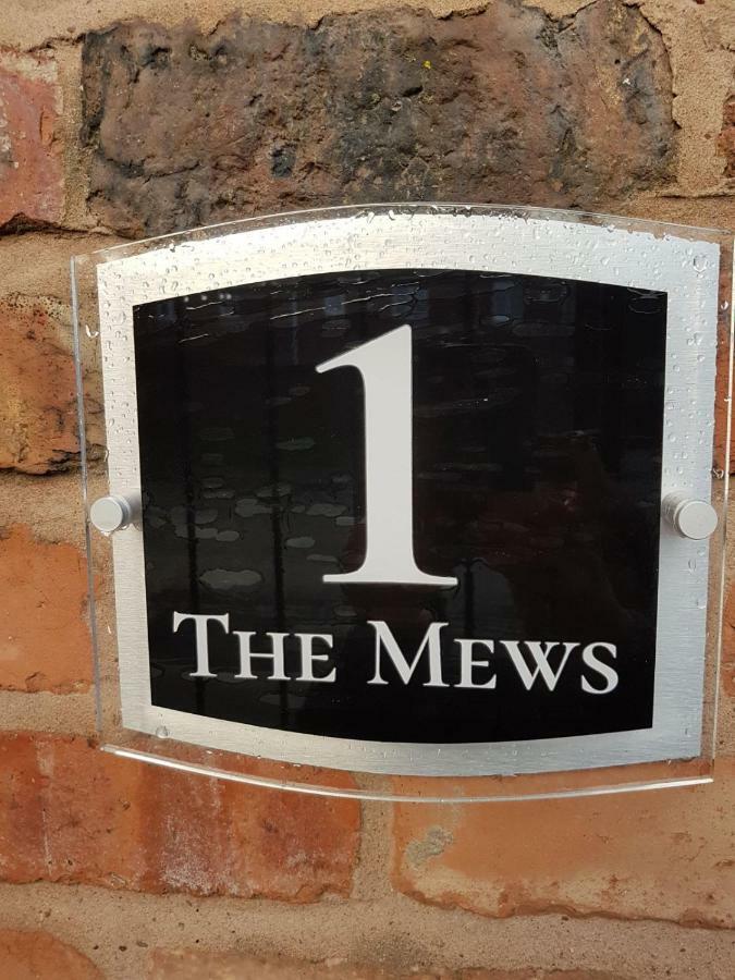 فيلا 1, The Mews دربي المظهر الخارجي الصورة